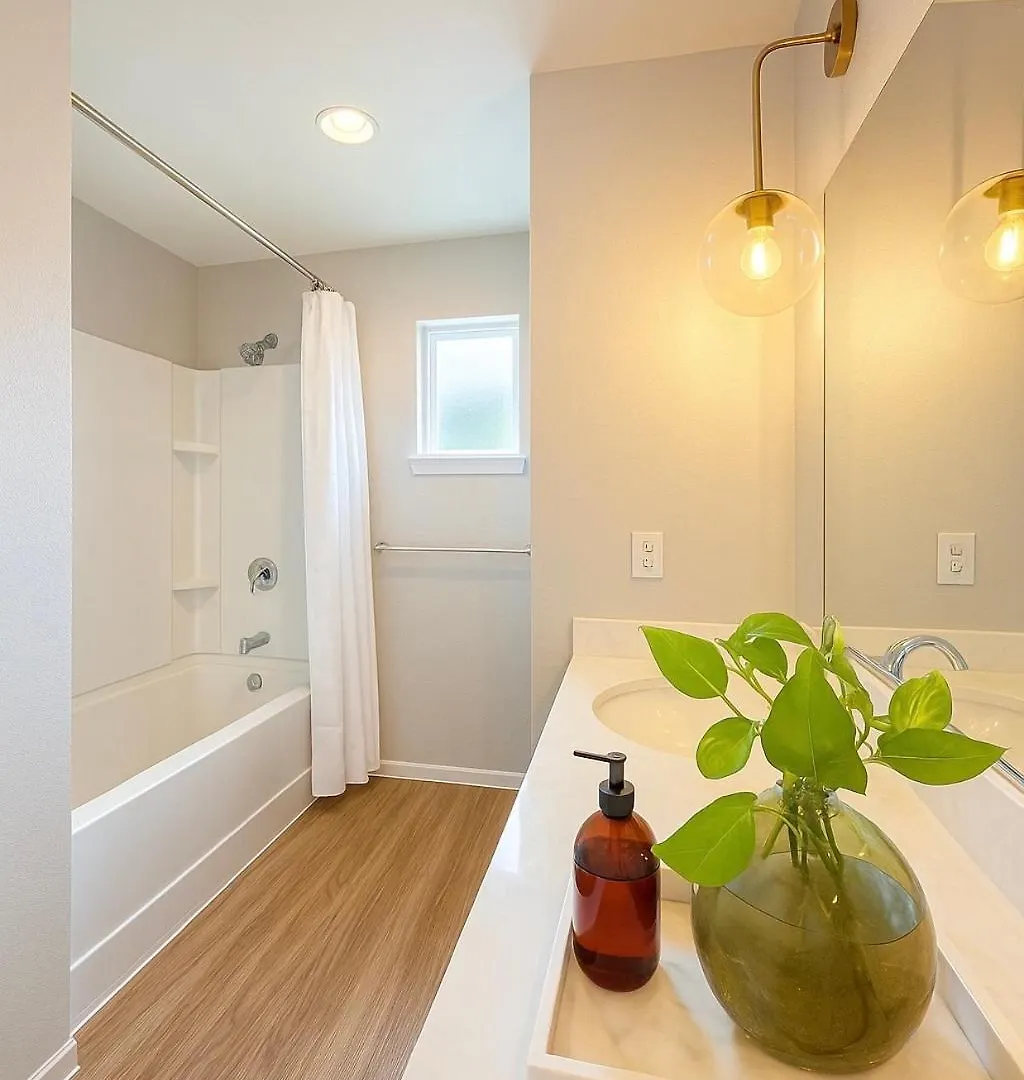 Дом отдыха Golf Course View Home- 2 Bed And 2.5 Bathrooms Ewa Beach